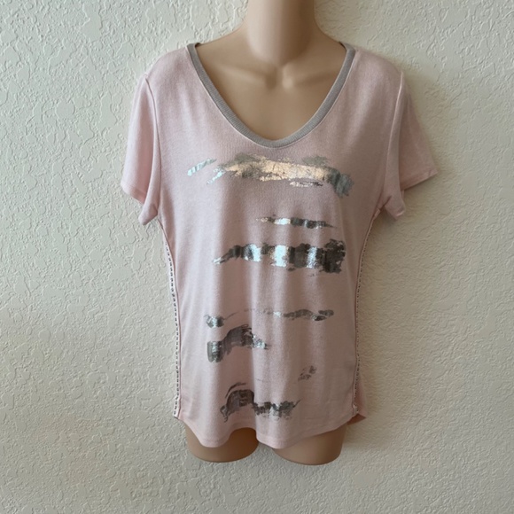 Lovely Made in Italy V-Neck Short Sleeve Low High Hem Pink with Silver Bling Top - Picture 2 of 10